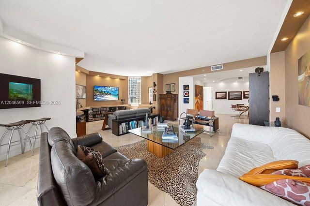 808 Brickell Key Dr 1808, Miami, FL 33131