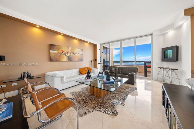 808 Brickell Key Dr 1808, Miami, FL 33131