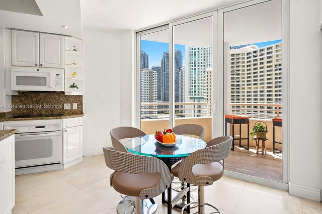 808 Brickell Key Dr 1808, Miami, FL 33131
