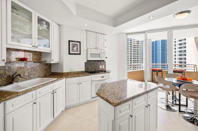 808 Brickell Key Dr 1808, Miami, FL 33131