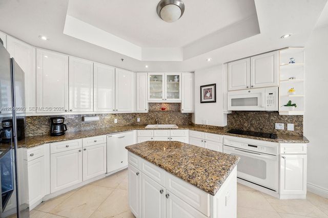 808 Brickell Key Dr 1808, Miami, FL 33131