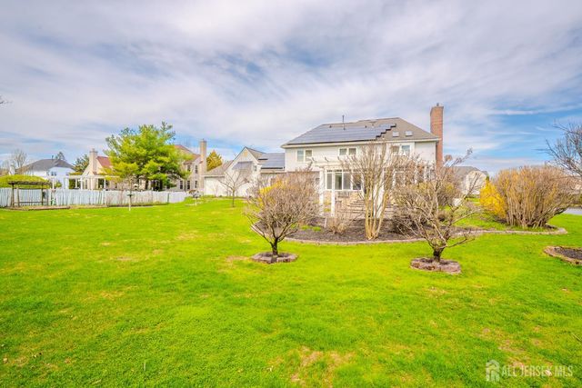31 Kinglet Drive, Plainsboro, NJ 08536