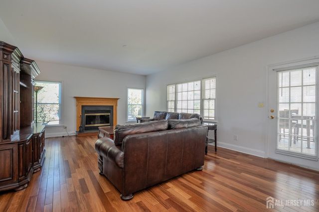 31 Kinglet Drive, Plainsboro, NJ 08536