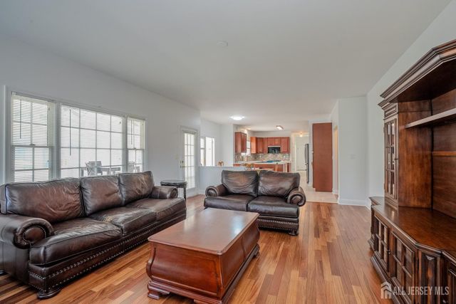 31 Kinglet Drive, Plainsboro, NJ 08536