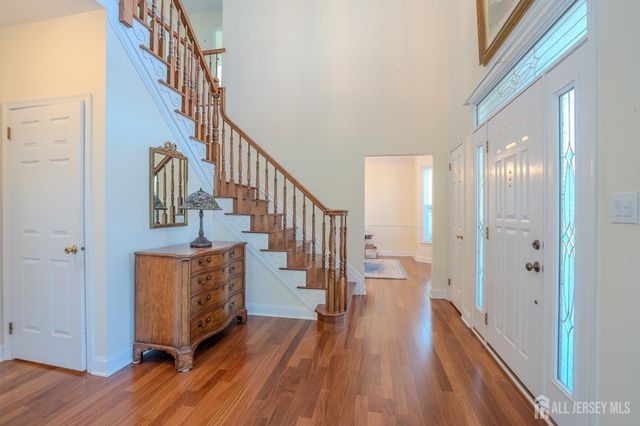 31 Kinglet Drive, Plainsboro, NJ 08536
