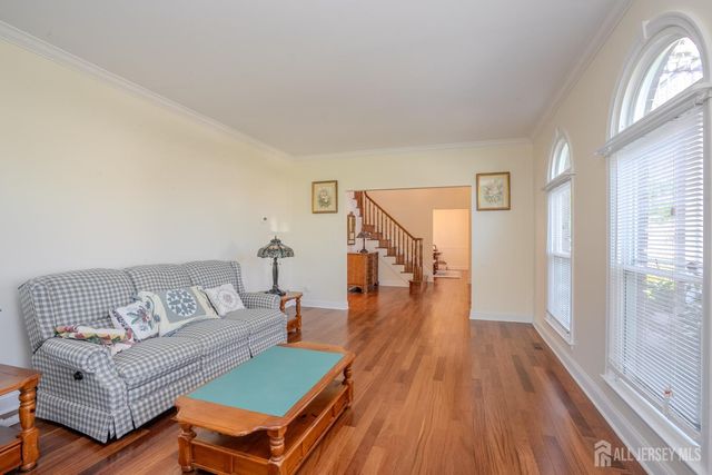 31 Kinglet Drive, Plainsboro, NJ 08536