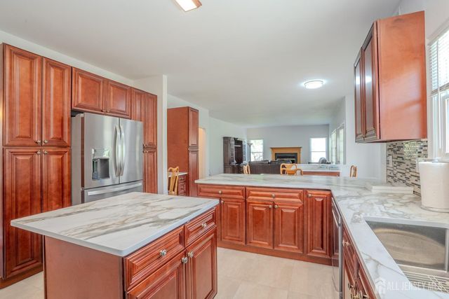 31 Kinglet Drive, Plainsboro, NJ 08536