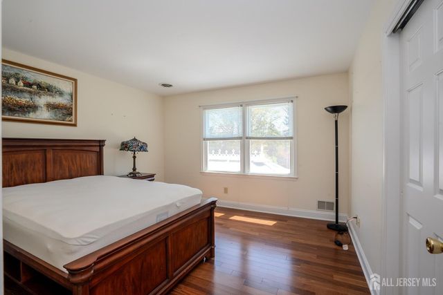 31 Kinglet Drive, Plainsboro, NJ 08536