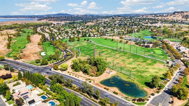 1680 Bayer Ct, Folsom, CA 95630