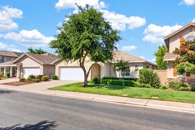1680 Bayer Ct, Folsom, CA 95630