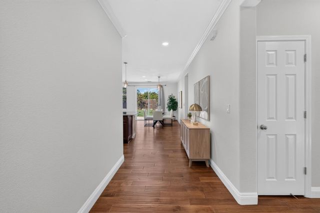 1680 Bayer Ct, Folsom, CA 95630