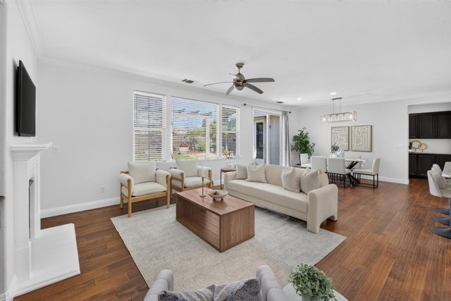 1680 Bayer Ct, Folsom, CA 95630