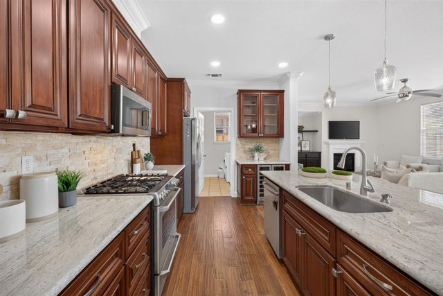 1680 Bayer Ct, Folsom, CA 95630