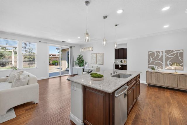 1680 Bayer Ct, Folsom, CA 95630