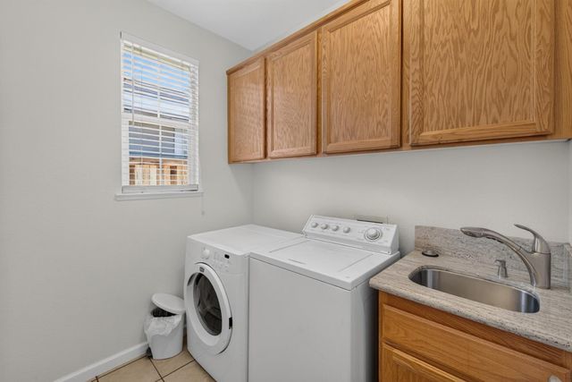 1680 Bayer Ct, Folsom, CA 95630