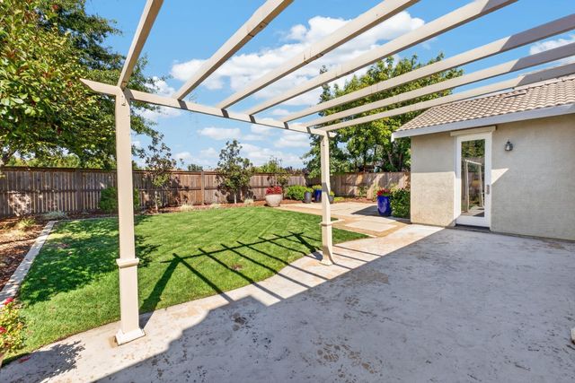 1680 Bayer Ct, Folsom, CA 95630