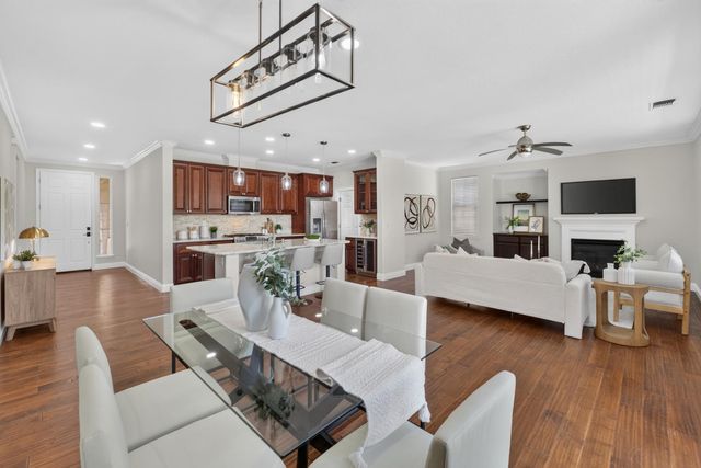 1680 Bayer Ct, Folsom, CA 95630