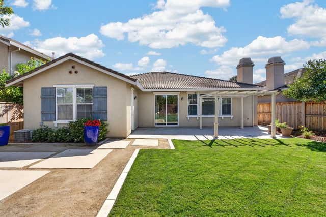 1680 Bayer Ct, Folsom, CA 95630