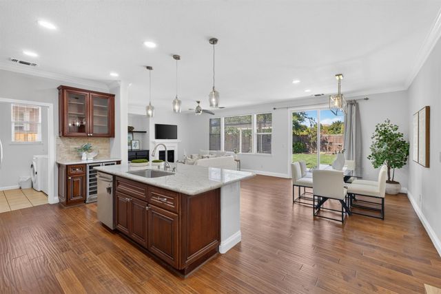 1680 Bayer Ct, Folsom, CA 95630