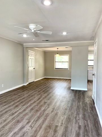 768 Pine Street, Hurst, TX 76053