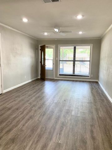 768 Pine Street, Hurst, TX 76053