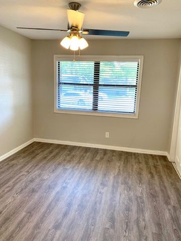 768 Pine Street, Hurst, TX 76053