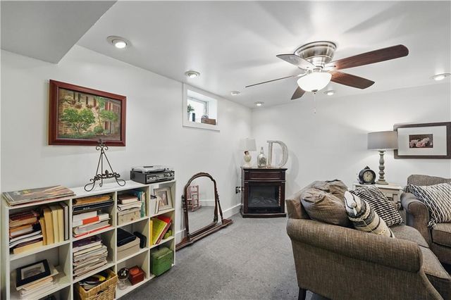 2916 S Northern Boulevard, Independence, MO 64052