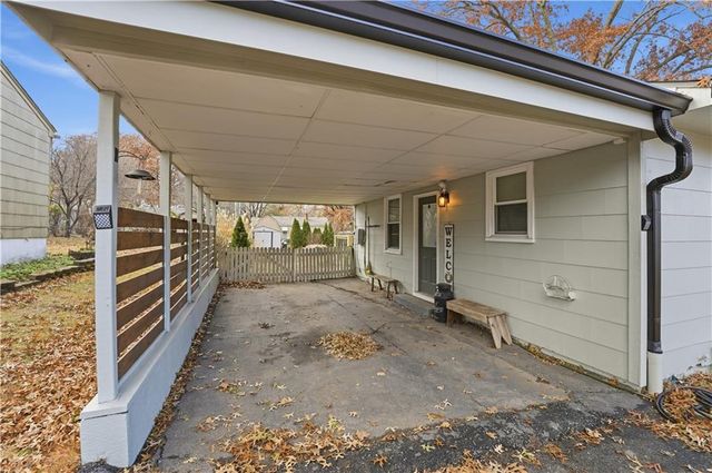 2916 S Northern Boulevard, Independence, MO 64052