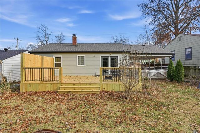 2916 S Northern Boulevard, Independence, MO 64052