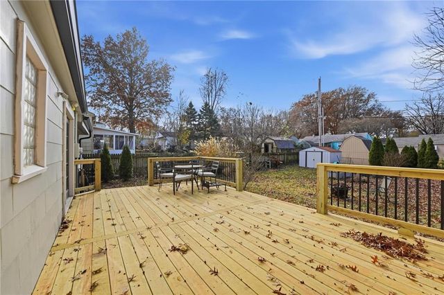 2916 S Northern Boulevard, Independence, MO 64052