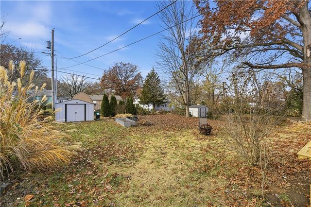 2916 S Northern Boulevard, Independence, MO 64052