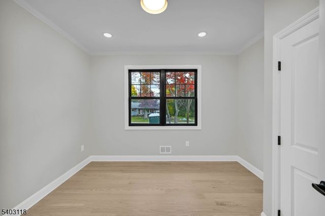 85 Kings Rd, Chatham Boro, NJ 07928