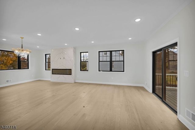 85 Kings Rd, Chatham Boro, NJ 07928