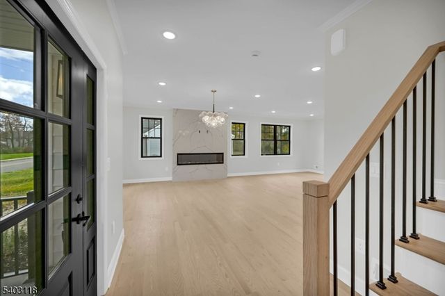 85 Kings Rd, Chatham Boro, NJ 07928