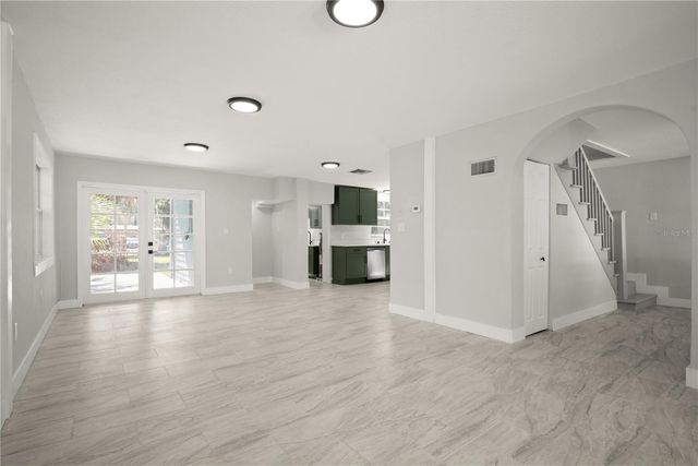 309 BATH STREET, Tarpon Springs, FL 34689