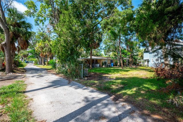 309 BATH STREET, Tarpon Springs, FL 34689