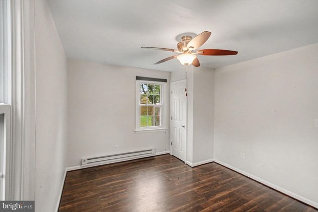 217 LOCUST AVE, Colonial Beach, VA 22443