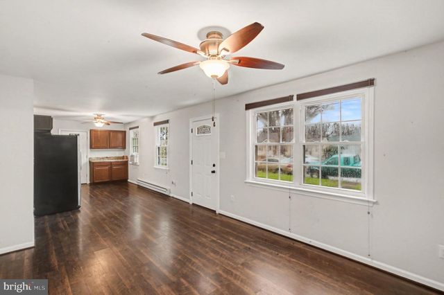 217 LOCUST AVE, Colonial Beach, VA 22443