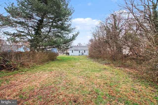 217 LOCUST AVE, Colonial Beach, VA 22443