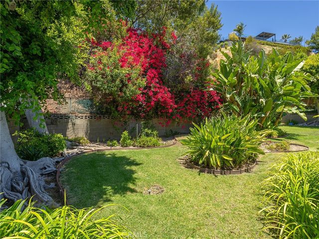 10087 Sully Drive, Sun Valley, CA 91352