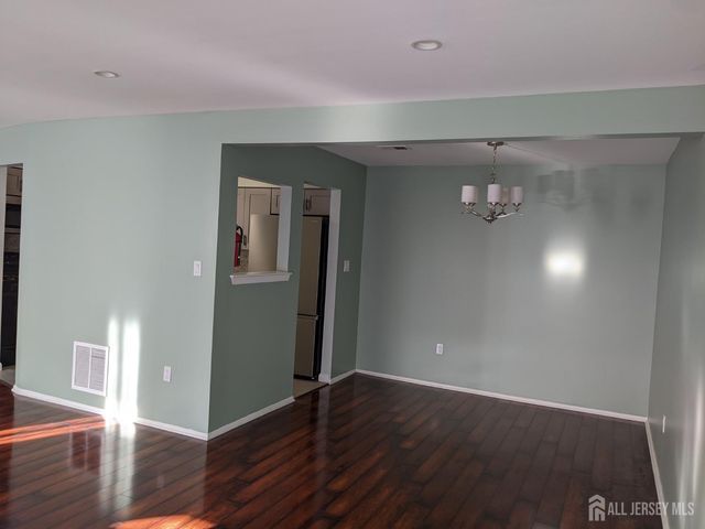 310 Michaels Court 310, Woodbridge Proper, NJ 07095