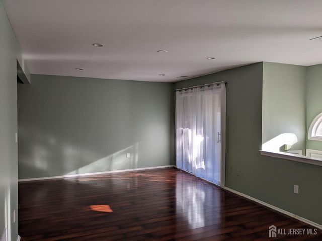 310 Michaels Court 310, Woodbridge Proper, NJ 07095