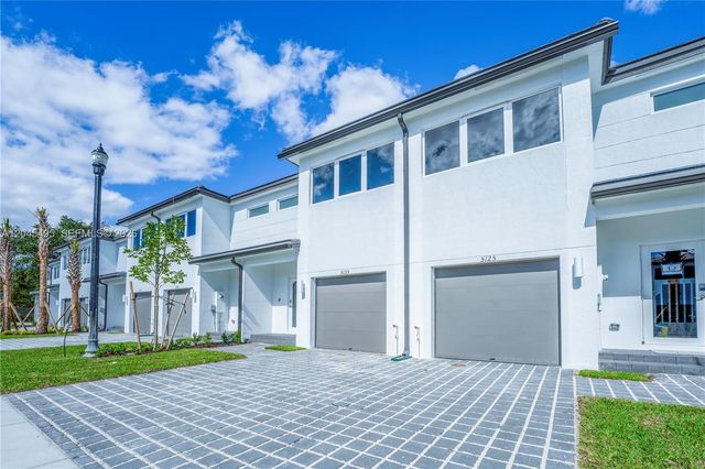 5125 SW 37th St, Pembroke Park, FL 33023