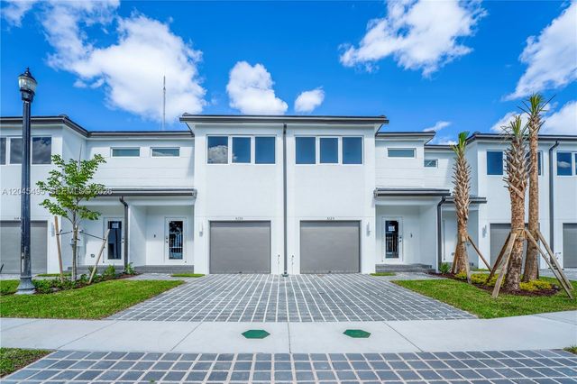 5125 SW 37th St, Pembroke Park, FL 33023