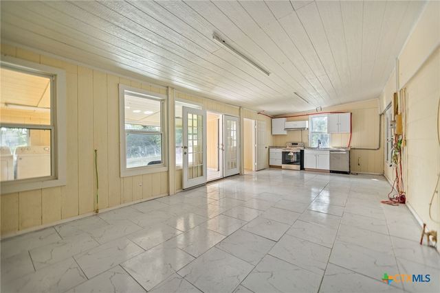 1408 Holloman Drive, Port Lavaca, TX 77979