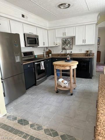 4391 Hialeah DR, Virginia Beach, VA 23464