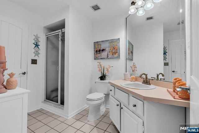 300 N Ocean Avenue 3C, Long Branch, NJ 07740