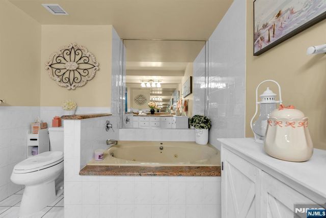 300 N Ocean Avenue 3C, Long Branch, NJ 07740