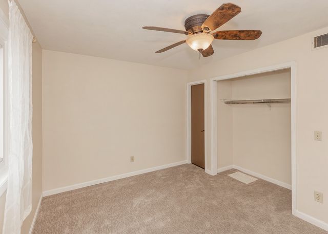1211 48th Avenue 26, East Moline, IL 61244