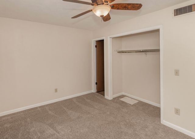 1211 48th Avenue 26, East Moline, IL 61244